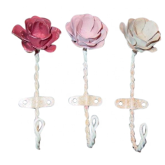 Welcome to pick and buy in our store Rose iron hooks & hangers coat exporter