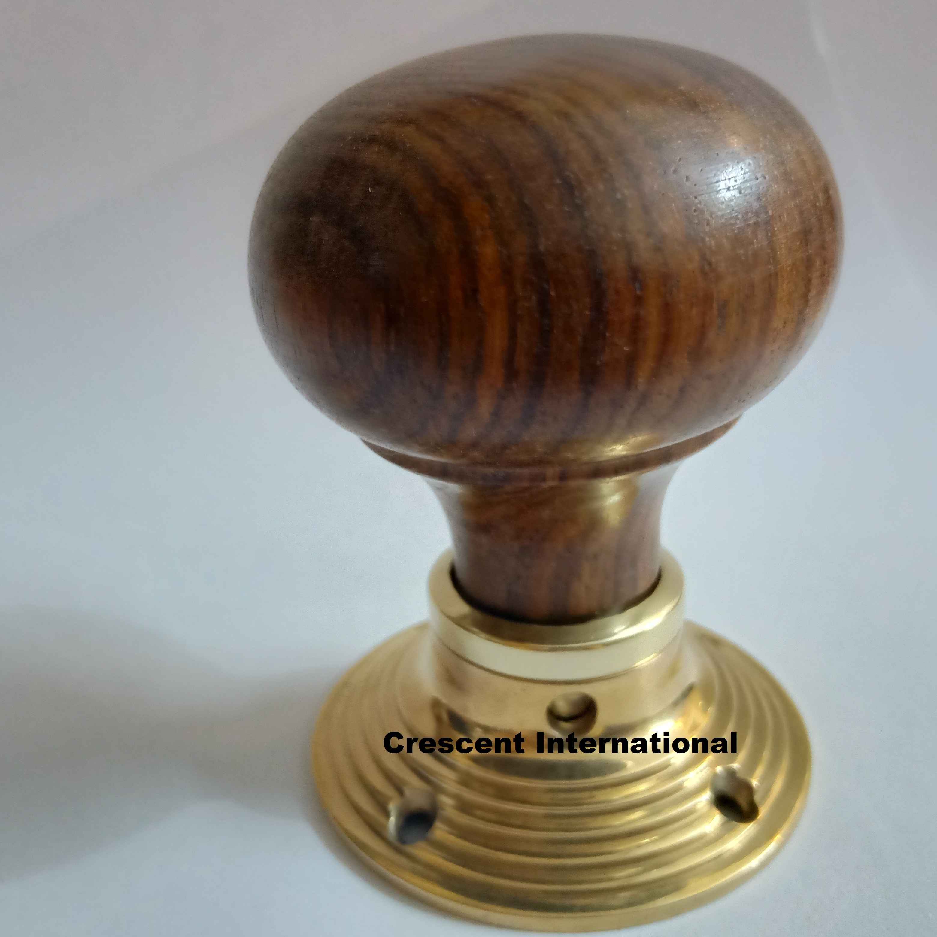 Wholesaler  Rosewood Wooden door knob Brass finish