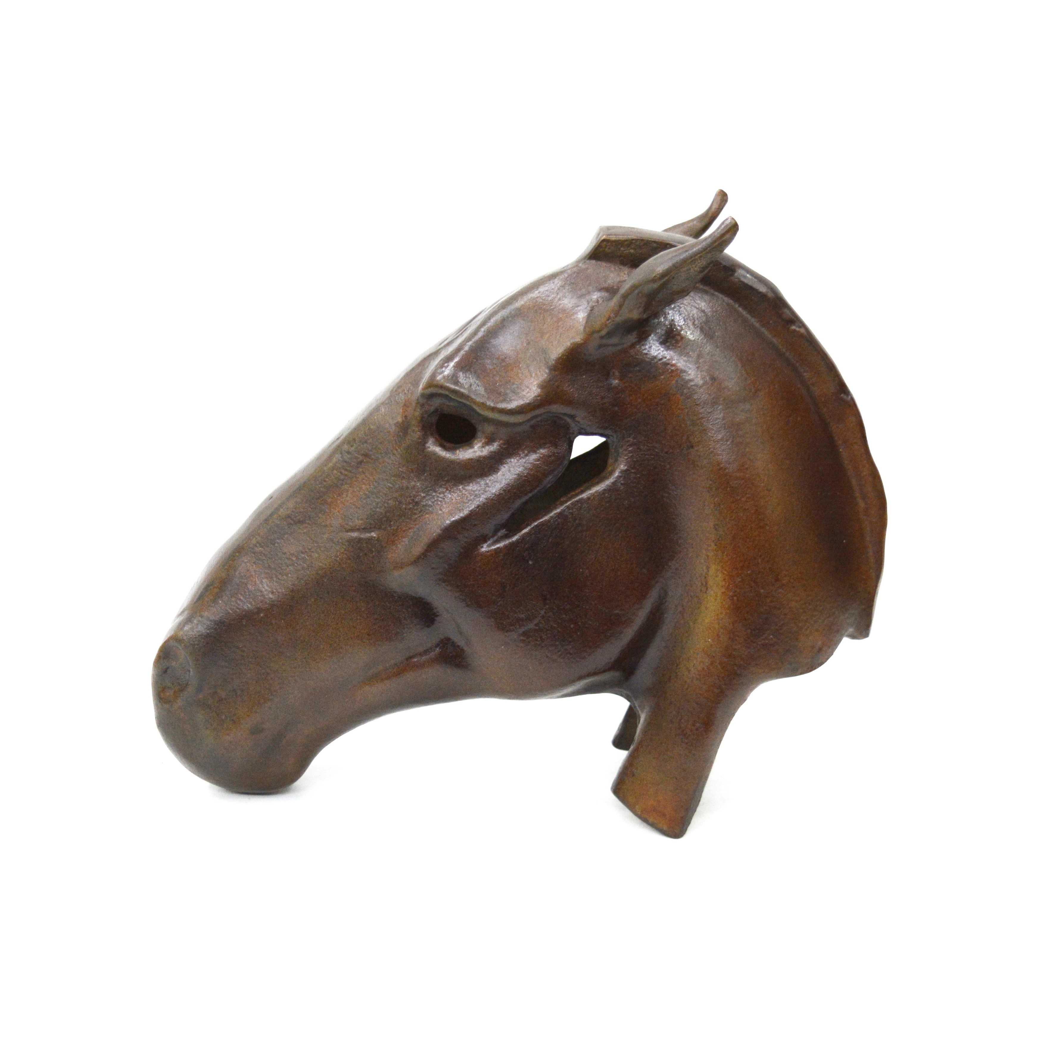 Wholesaler statues and sculptures for horse indoor and outdoor use table