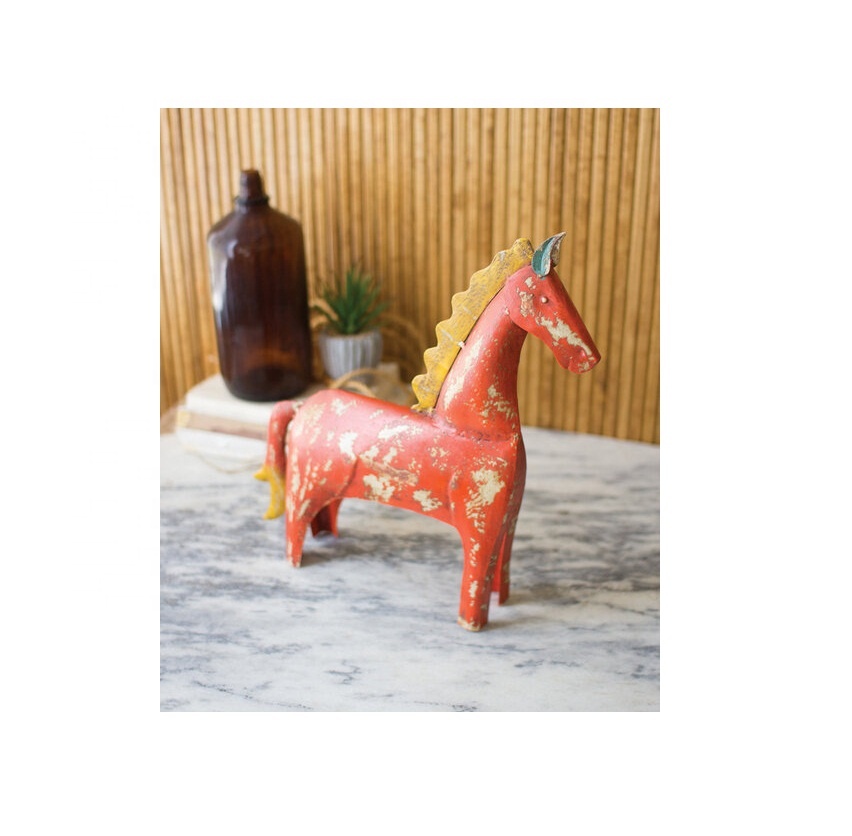 Metal Design Sculpture Colored And Painted Finishing With Hanging