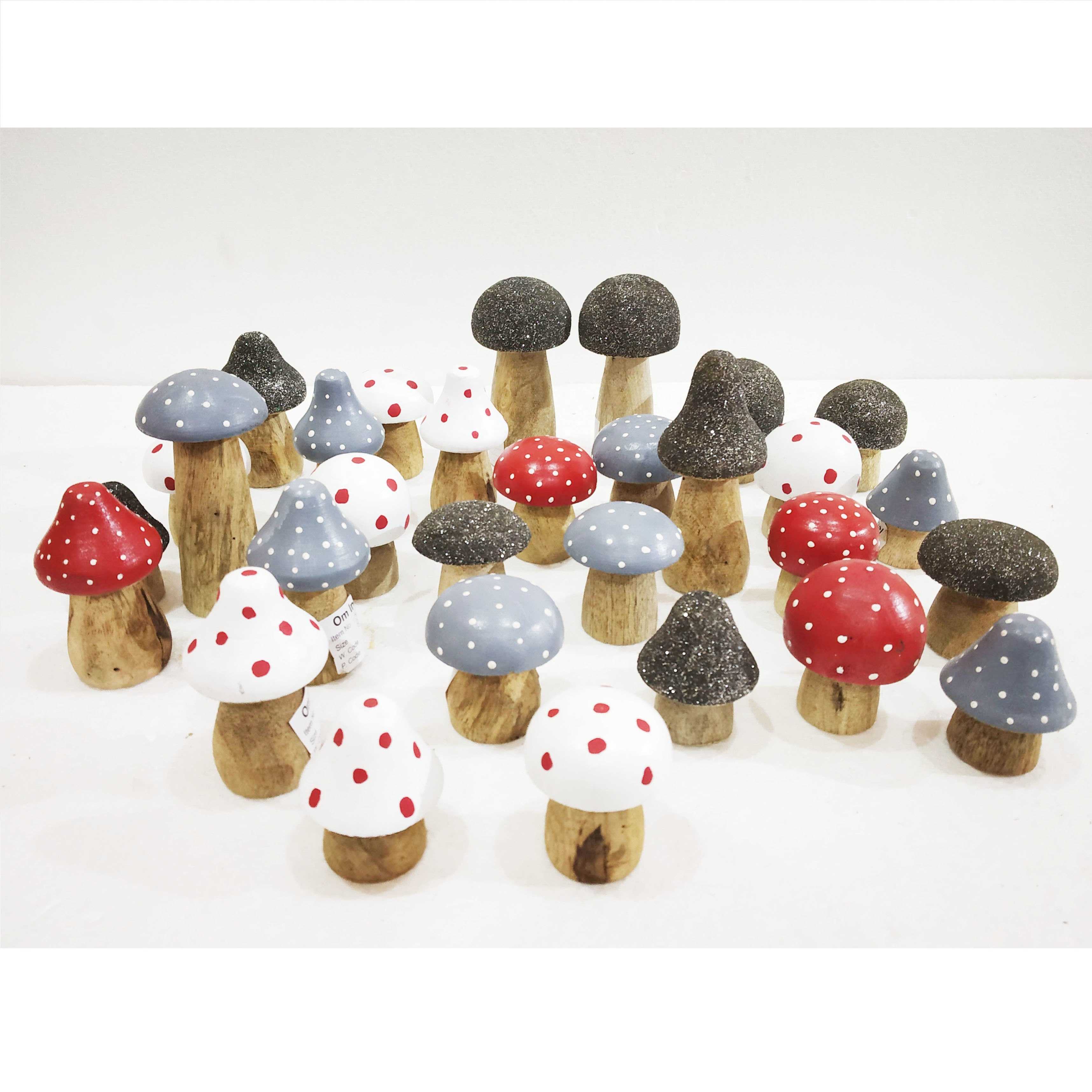 Wholesale oF Decorative Small Wooden Mushroom for Garden